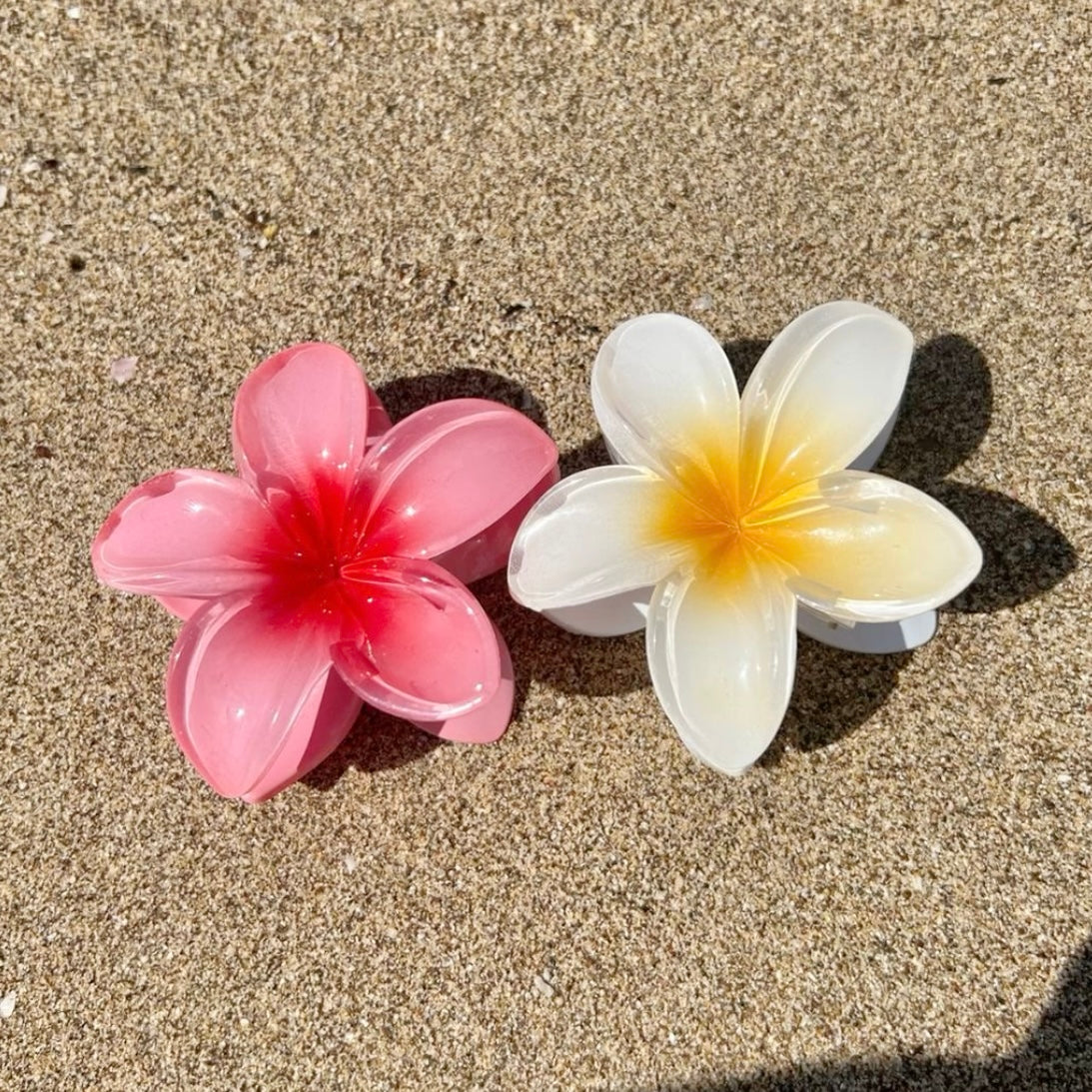 Tropical Hair Clip - White Plumeria