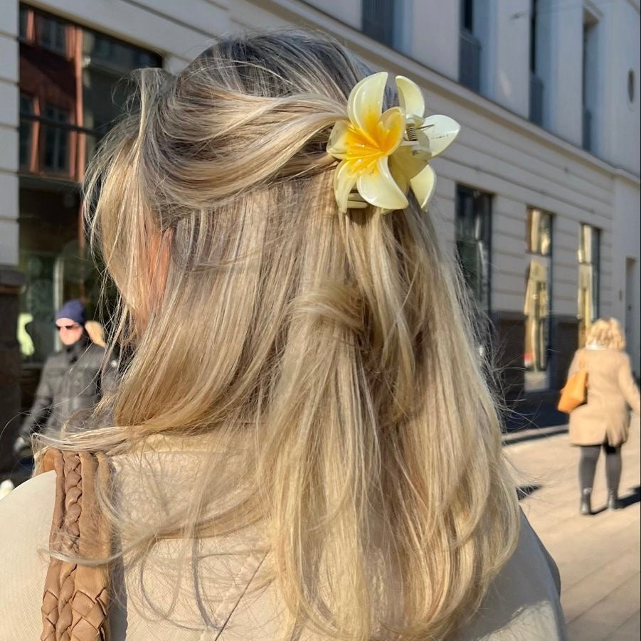 Tropical Hair Clip - White Plumeria